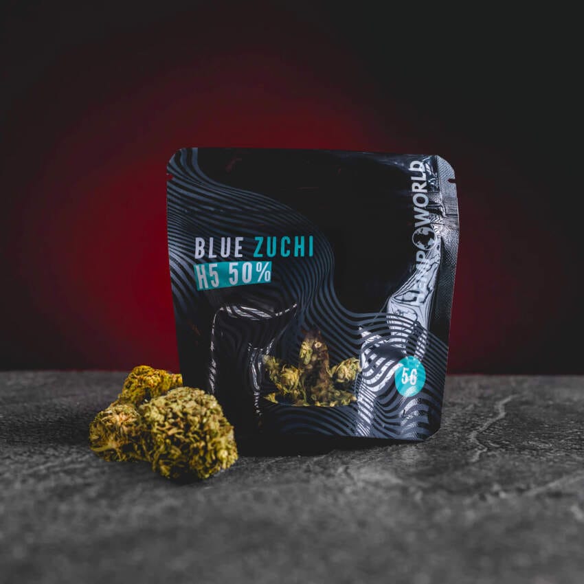 kratom world Blue Zuchi H5 50% kender virágzat, prémium cannabis buds H5 kannabinoiddal, modern Blue Zuchi strain tiszta és kiegyensúlyozott aromával, stabil és kontrollált karakterű gyűjtői kender virágok, kratomworld prodej